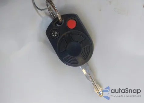 2010 Mercury Mariner from USA, damaged, VIN 4M2CN8B7XAKJ05118